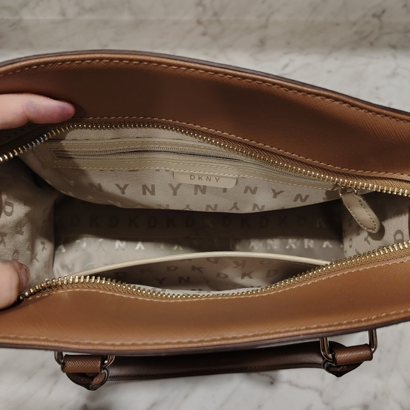 DKNY Monogram Purse - Picture 4 of 8